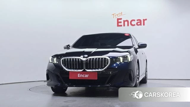 BMW 5 Series (G60) id 4515699 из Кореи 23