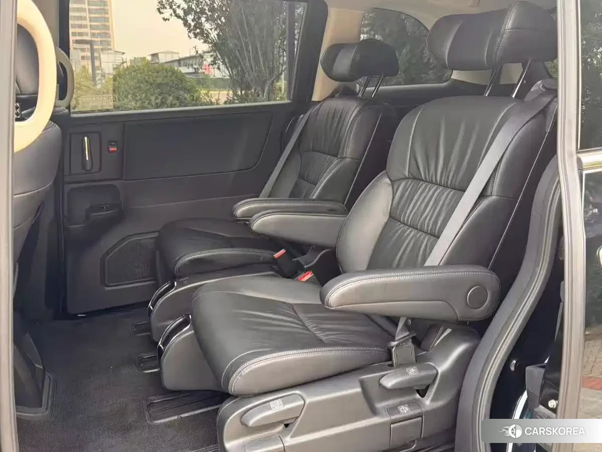 Honda Odyssey 2023 Черный из Китая, фото 3
