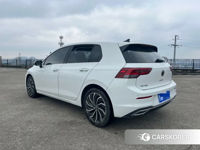 Volkswagen Golf 2022 Белый из Китая, фото 5