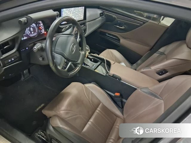 Lexus ES300h 7th generation 2023 Серый из Кореи, фото 3