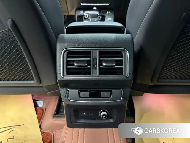 Audi Q5L id 4278842 из Китая 12