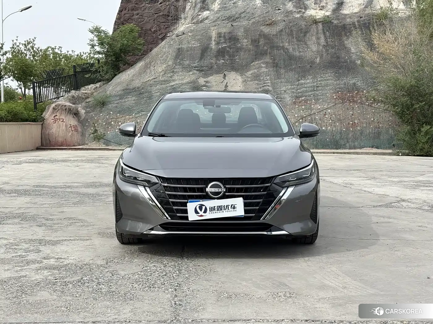 Nissan Sylphy 2024 Silver/gray из Китая, фото 3