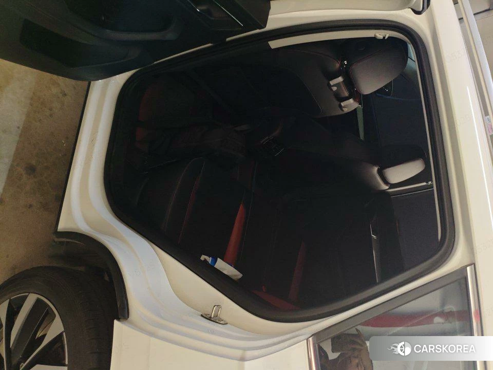 Skoda Krok 2020 Белый из Китая, фото 3