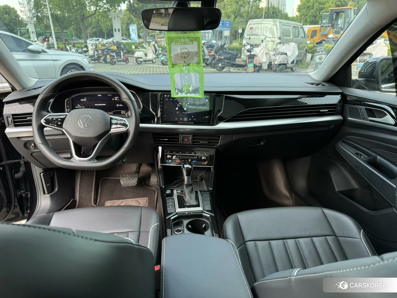 Volkswagen Passat 2023 Черный из Китая, фото 3