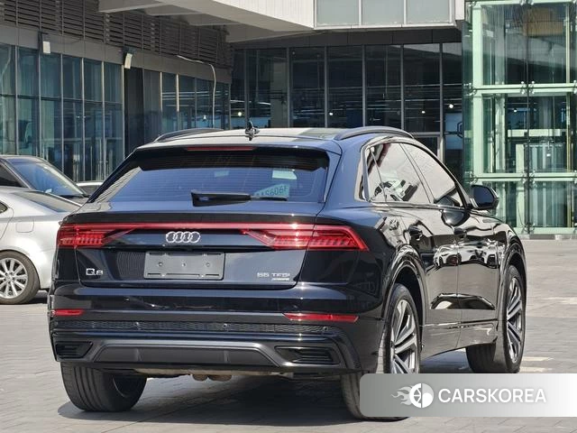 Audi Q8 2021 Черный из Китая, фото 3