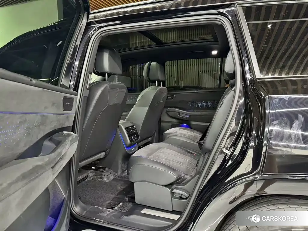 Volkswagen Touareg 2025 Черный из Китая, фото 3