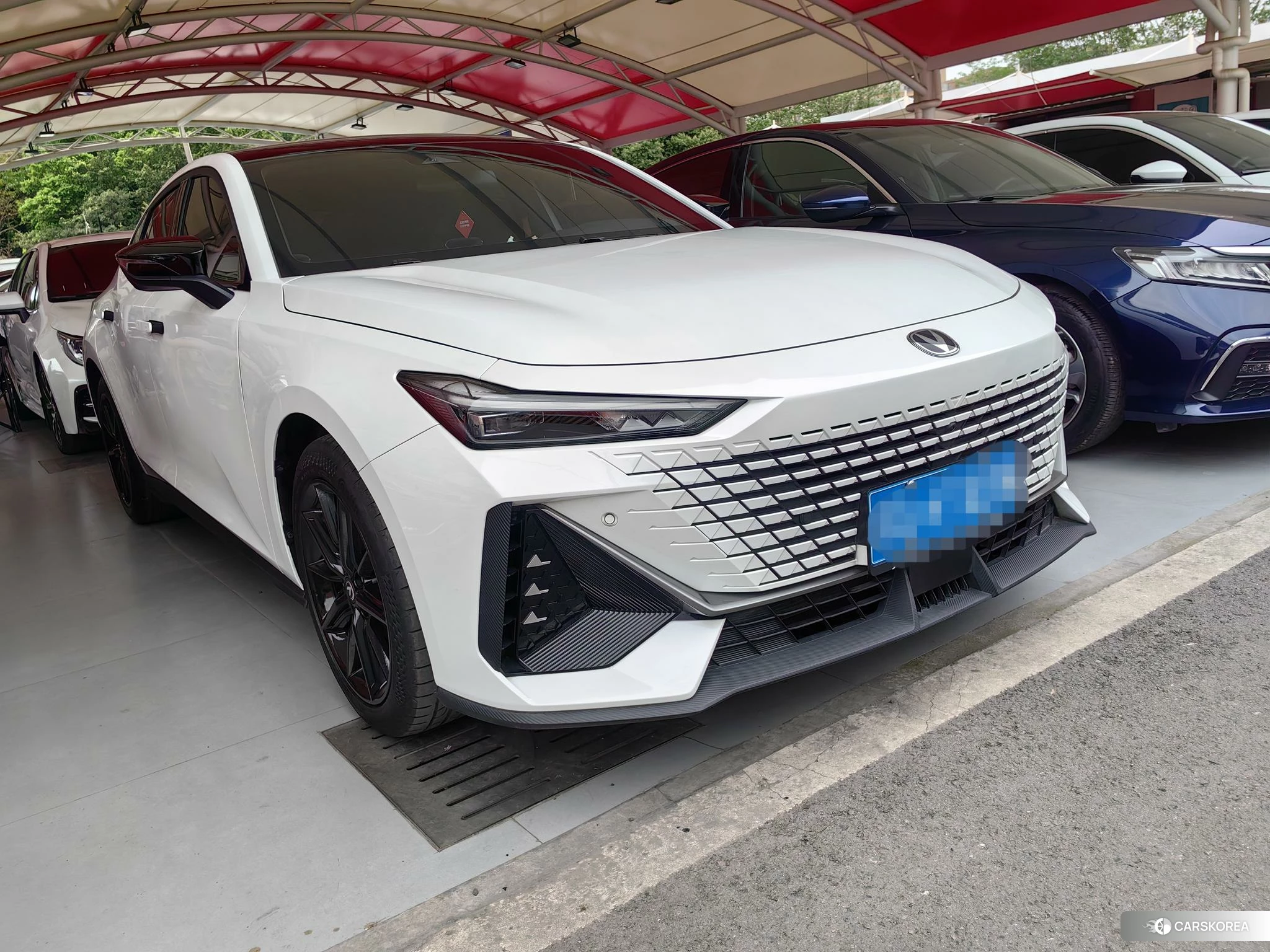 Chang'an UNI-V 2023 Белый из Китая, фото 5