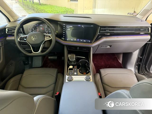 Volkswagen Touareg 2023 Темно-серый из Китая, фото 3