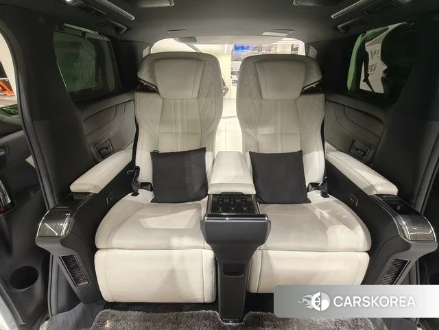 Lexus LM id 4291296 из Китая 13