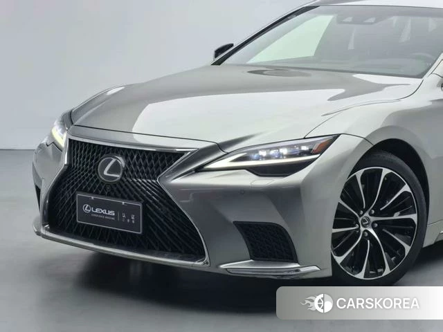 Lexus LS id 4277369 из Китая 9