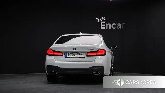 BMW 5 Series (G30) id 3512956 из Кореи 13