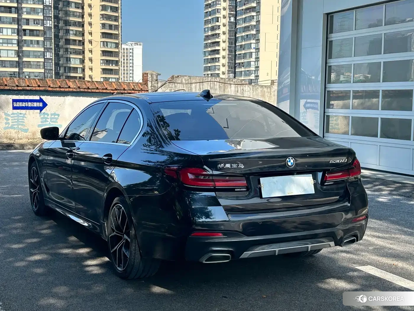 BMW 5 series 2023 Черный из Китая, фото 4