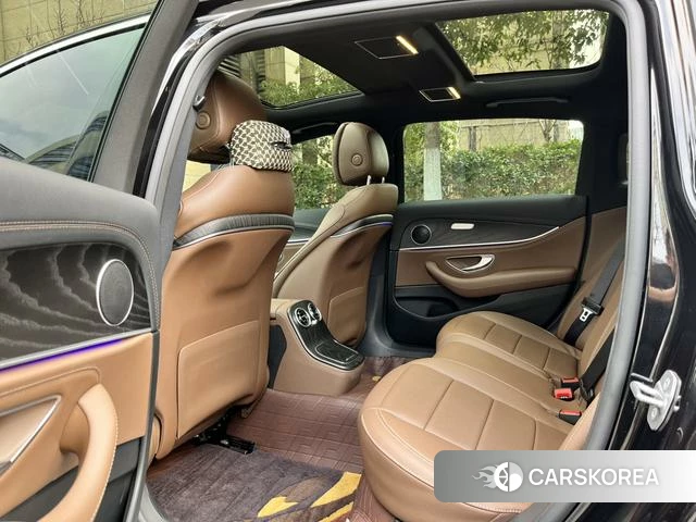 Mercedes-Benz E-class 2023 Черный из Китая, фото 3