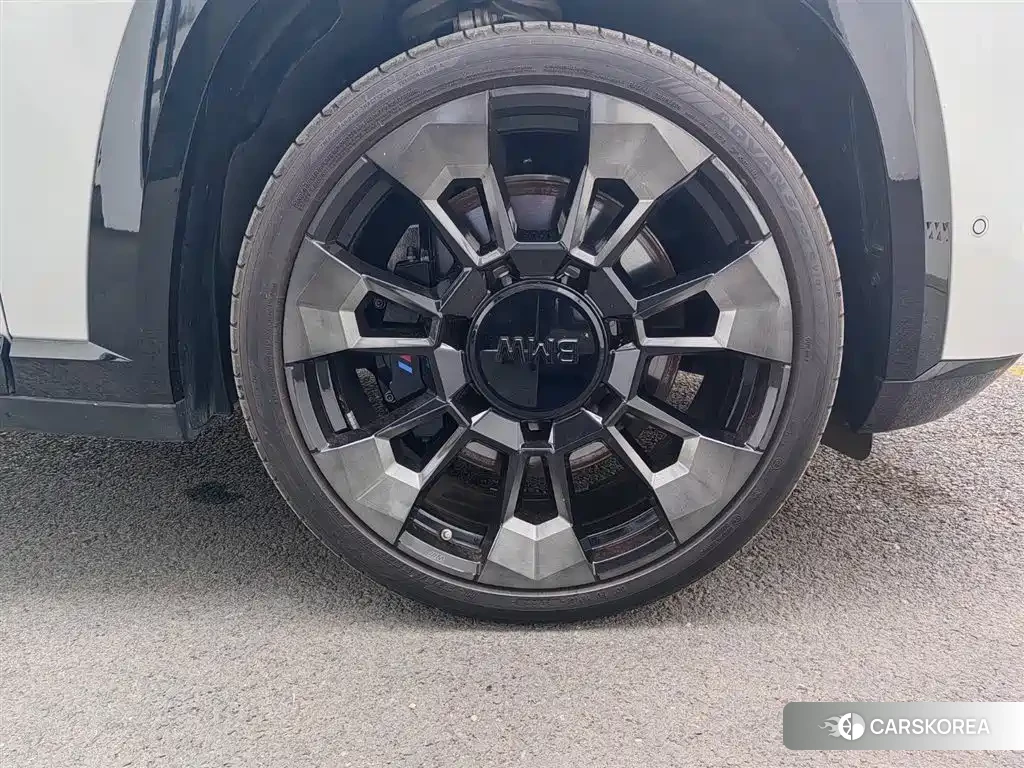 BMW XM id 4644670 из Китая 11