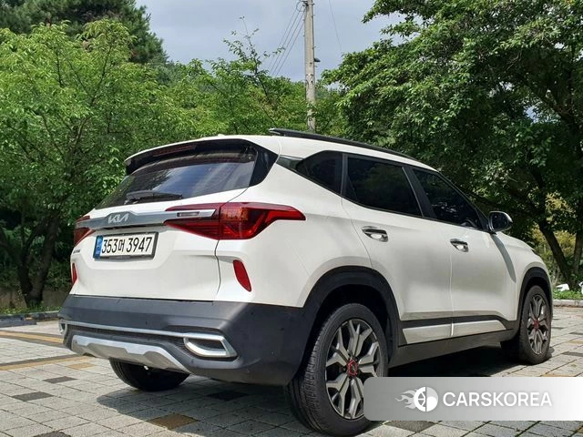 Kia Seltos 2021 Белый из Кореи, фото 3