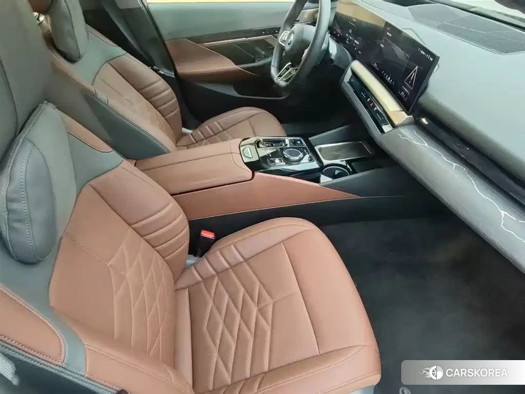 BMW i5 id 4576838 из Китая 11