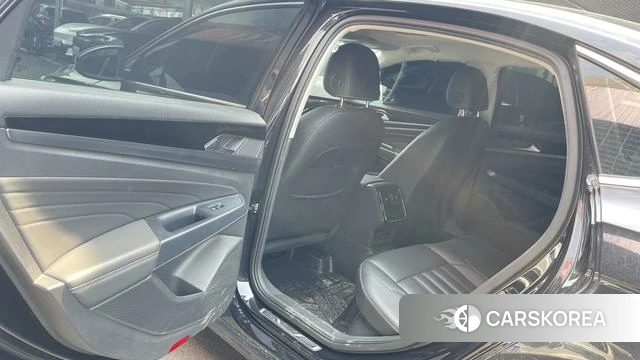 Volkswagen Passat PHEV 2022 Черный из Китая, фото 3