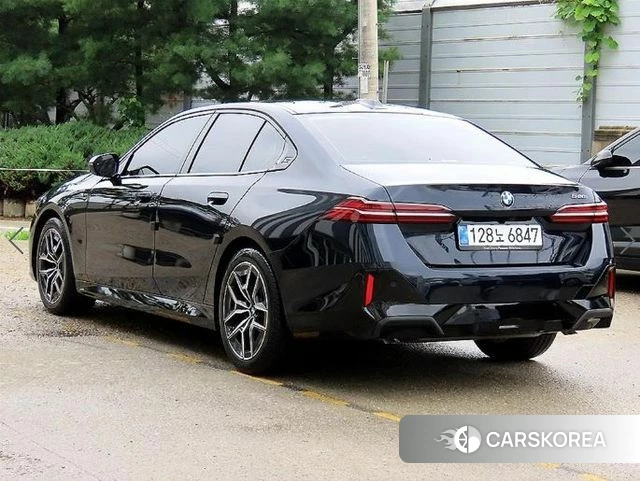 BMW 5 Series (G60) 2025 Черный из Кореи, фото 3