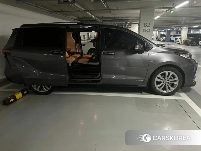 Toyota Sienna 4th Generation 2021 Серый из Кореи, фото 3