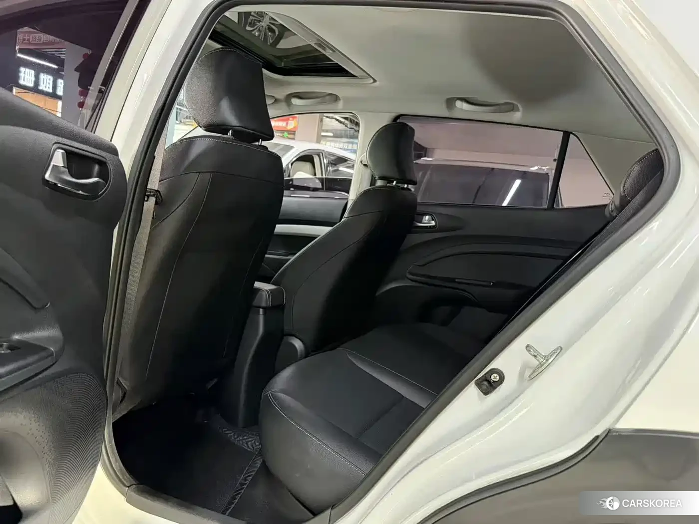 Kia KX1 2023 Белый из Китая, фото 4