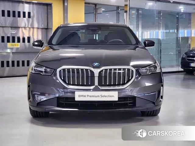 BMW 5 Series (G60) id 3365276 из Кореи 13