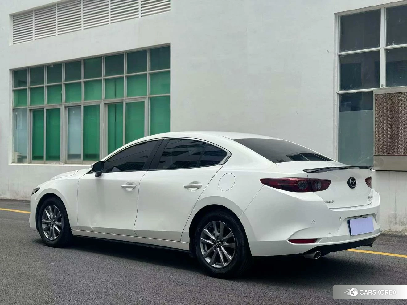 Mazda 3 2023 Белый из Китая, фото 3
