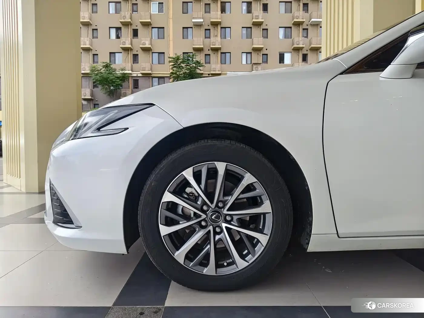Lexus ES id 4669337 из Китая 14