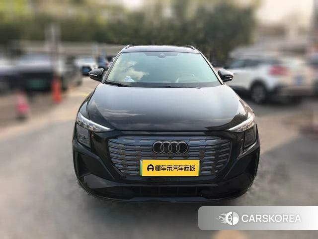Audi Q5 e-tron 2024 Черный из Китая, фото 3