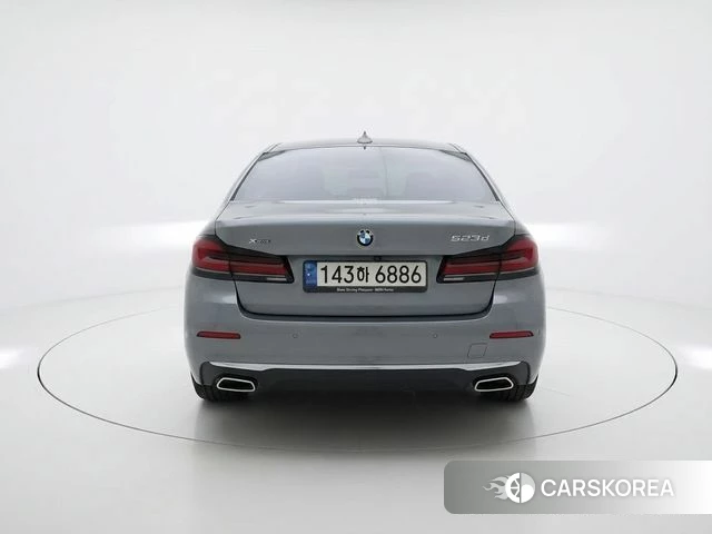 BMW 5 Series (G30) 2023 Серый из Кореи, фото 3