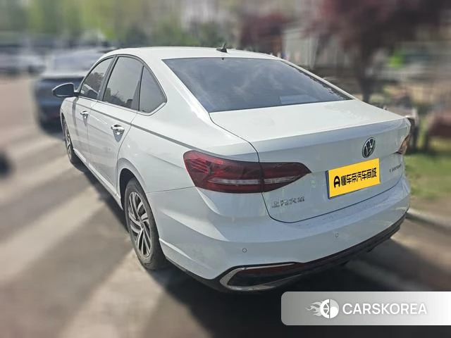 Volkswagen Lavida 2024 Белый из Китая, фото 3