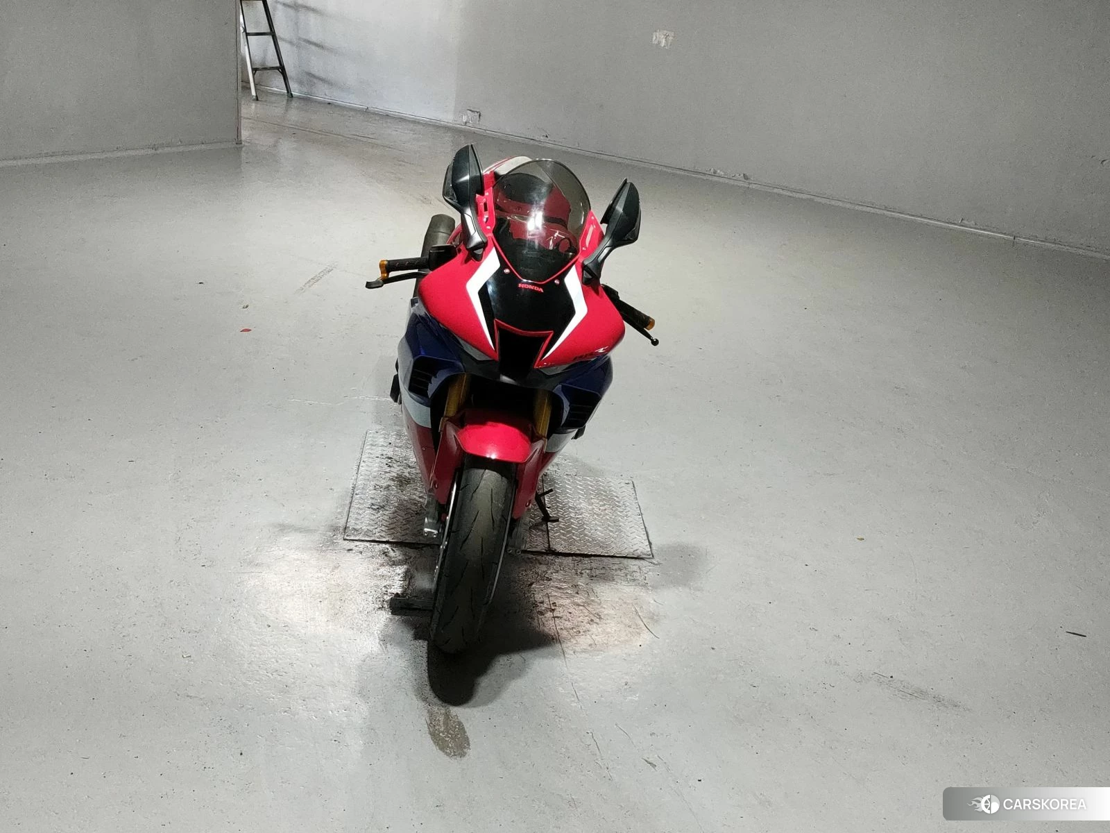 Проданный Honda CBR1000RR-R FIREBLADE SP 2021 из Японии, фото 3
