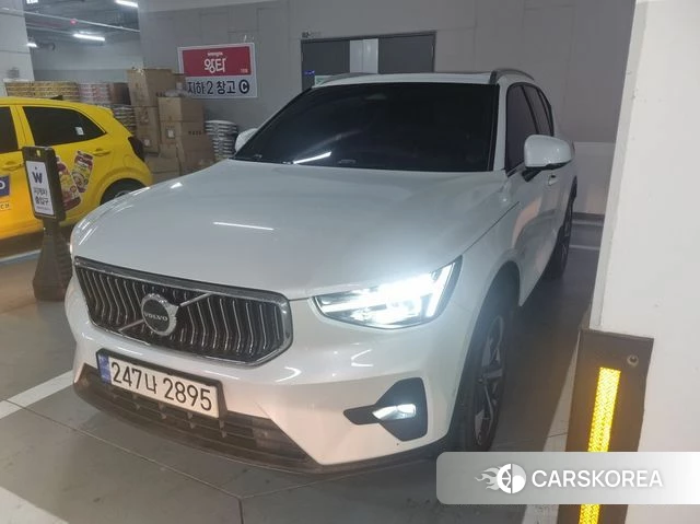 Volvo XC40 2023 Белый из Кореи, фото 3