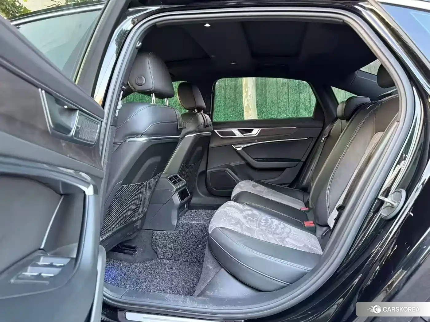Audi A6L 2023 Черный из Китая, фото 3