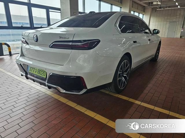 BMW 7 Series (G70) 2025 Белый из Кореи, фото 3