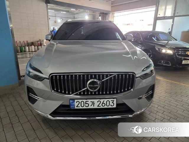 Volvo XC60 second Generation 2024 Серебристо-серый из Кореи, фото 3