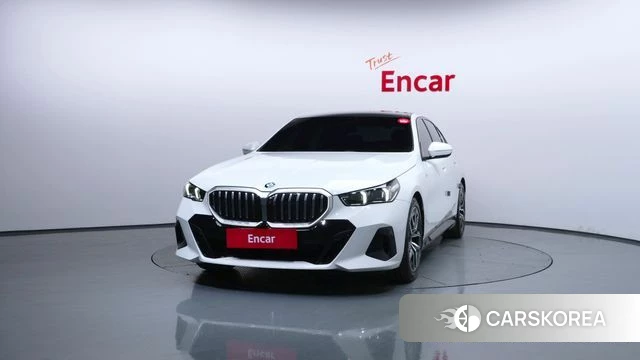 BMW 5 Series (G60) id 4360016 из Кореи 23