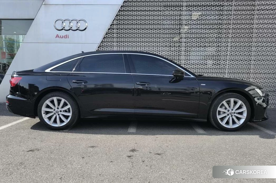 Audi A6L id 4453769 из Китая 9