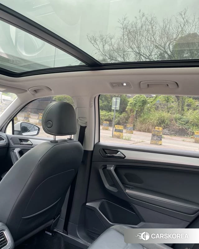 Volkswagen Tiguan L PHEV id 4353773 из Китая 23