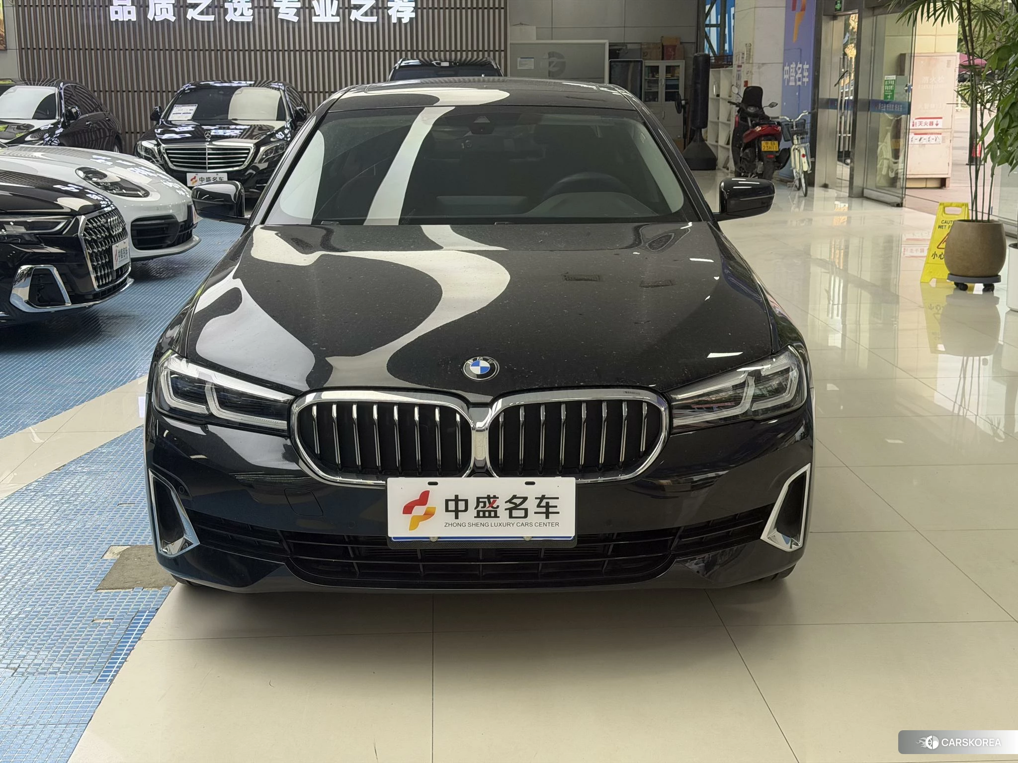 BMW 5 series 2021 Черный из Китая, фото 4