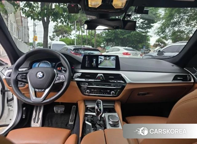 BMW 5 Series (G30) 2018 Белый из Кореи, фото 3
