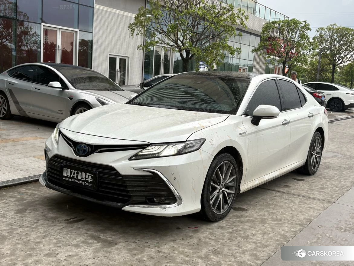 Toyota Camry 2021 Белый из Китая, фото 3