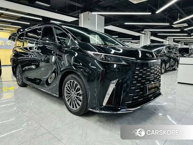 Lexus LM 2025 Черный из Китая, фото 3