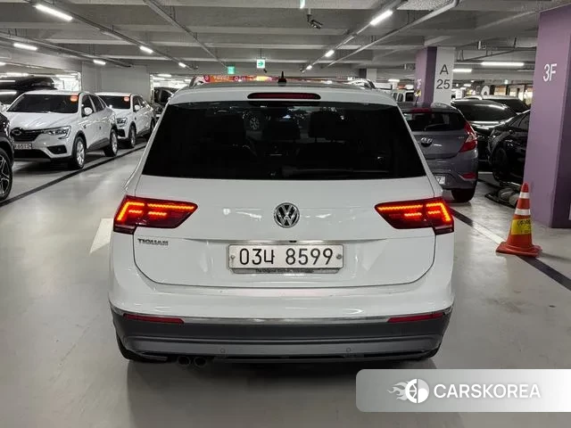 Volkswagen Tiguan second Generation 2018 Белый из Кореи, фото 4