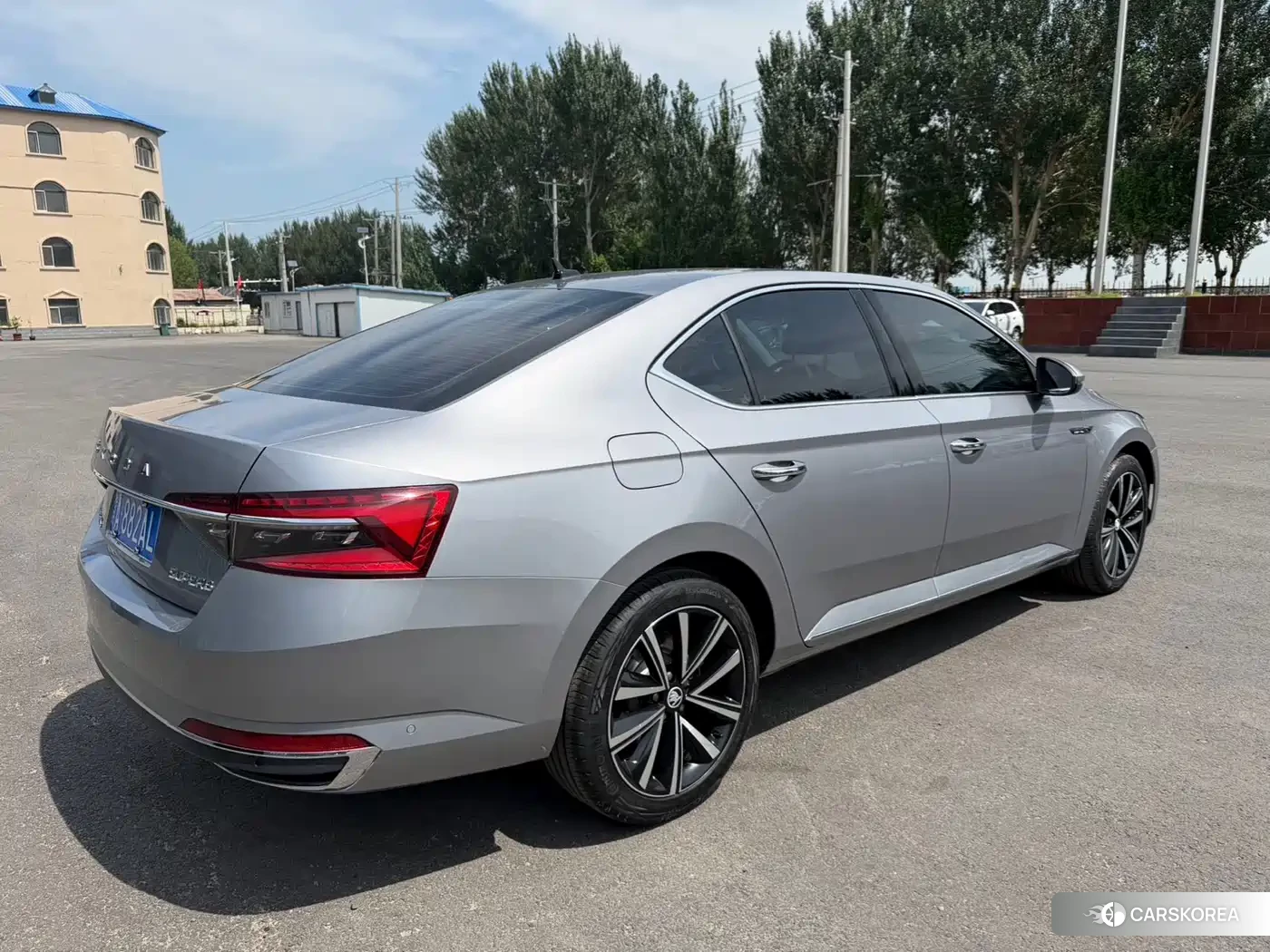 Skoda Superb id 4601762 из Китая 10