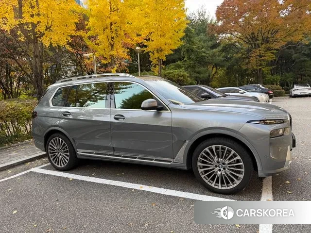 BMW X7 (G07) 2024 Серый из Кореи, фото 3