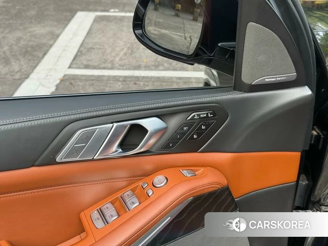 BMW X7 2021 Черный из Китая, фото 6