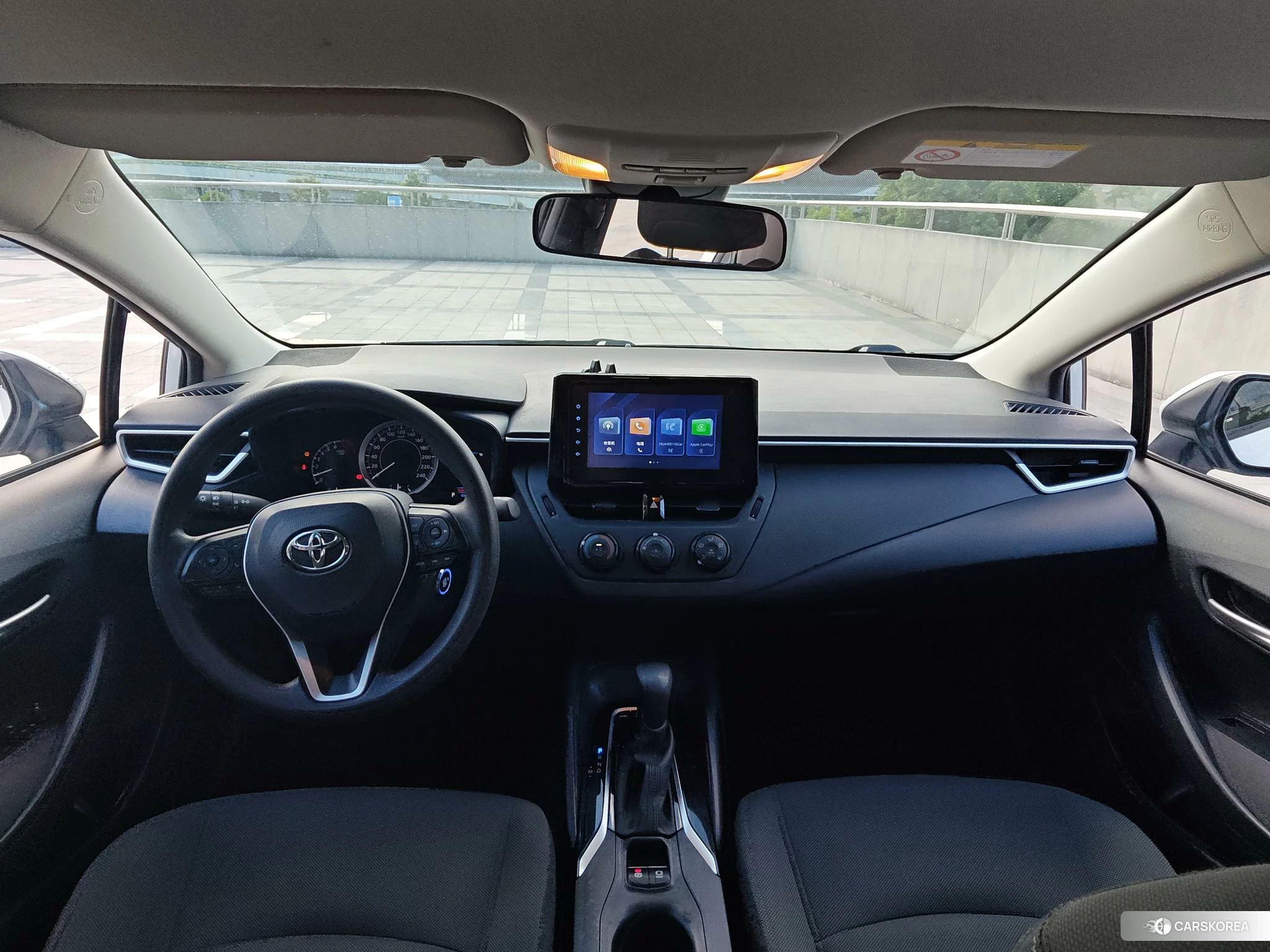 Toyota Corolla 2023 Белый из Китая, фото 3