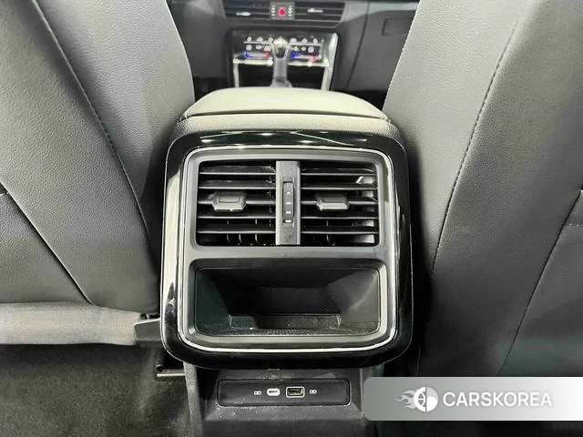 Volkswagen Passat id 4207683 из Китая 14