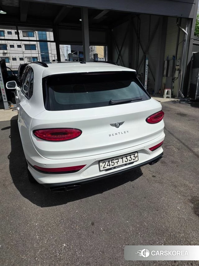 Bentley Bentayga 2024 Белый из Кореи, фото 3
