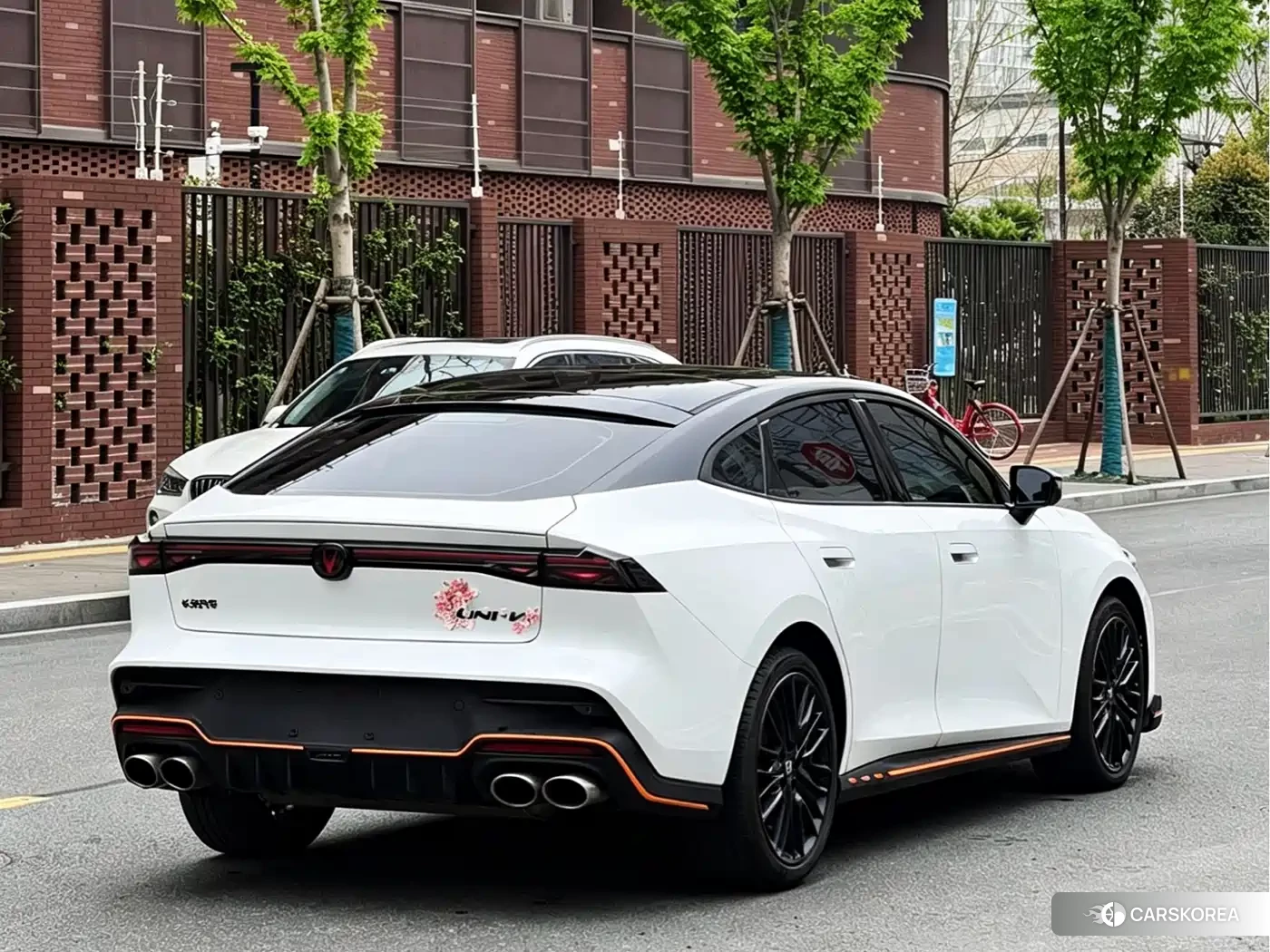 Chang'an UNI-V 2025 Белый из Китая, фото 3